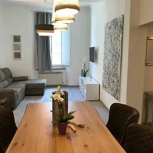 Lovely Really Downtown - Free Private Parking Included! - Appartement Genua